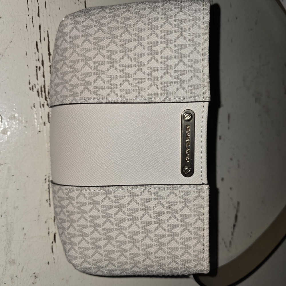 Michael Kors ~ L/XL Fanny Pack Off White & gray With Gold Hardware - NEW